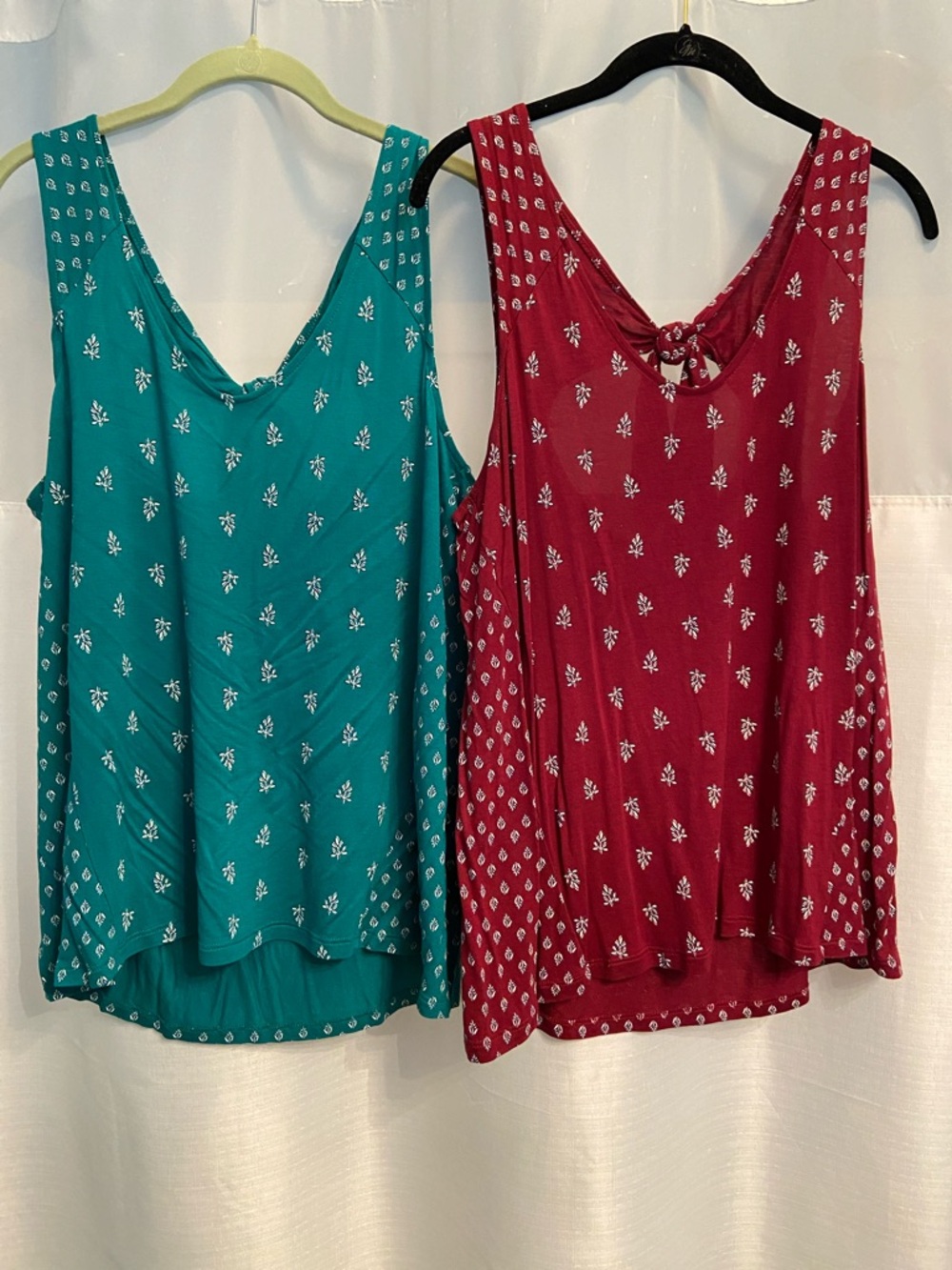 Old Navy Teal and Burgundy Printed V-Neck Tank Tops